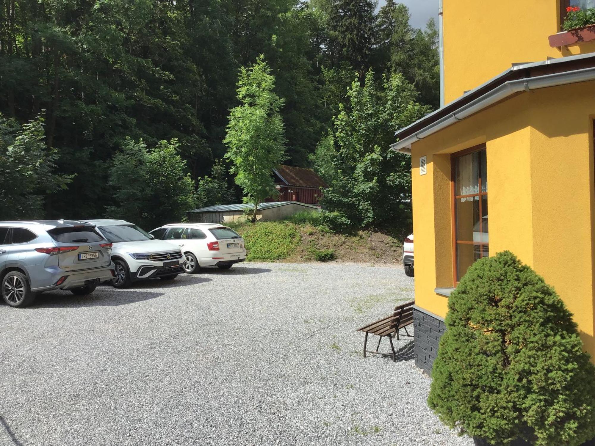 Pension Cortina Pec pod Snezkou Bagian luar foto