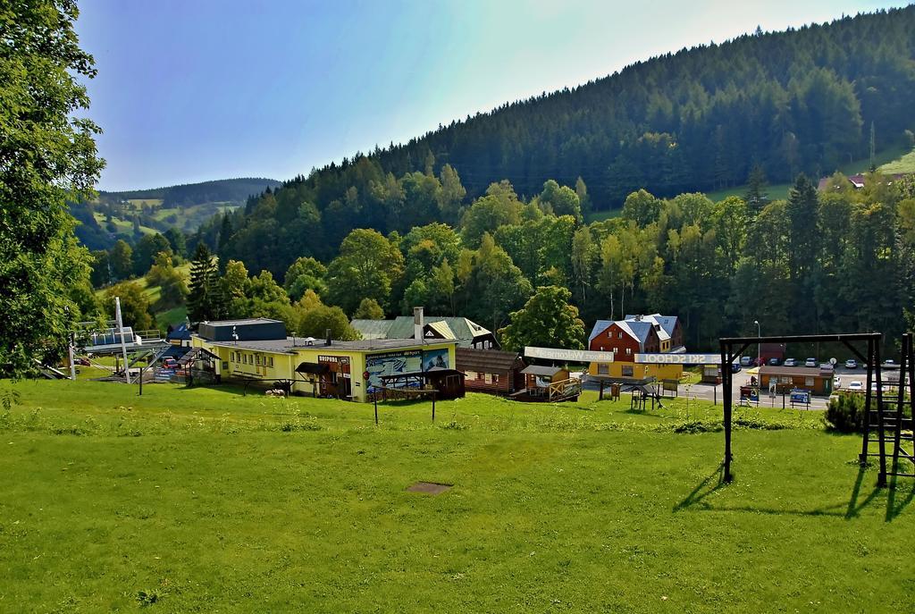 Pension Cortina Pec pod Snezkou Bagian luar foto